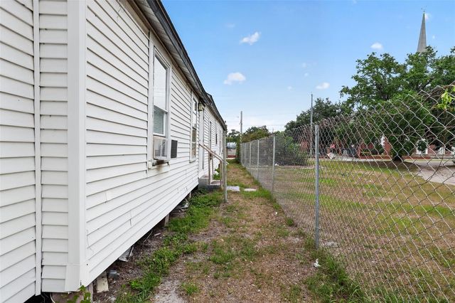 2930 N TAMPA STREET, Tampa, FL 33602