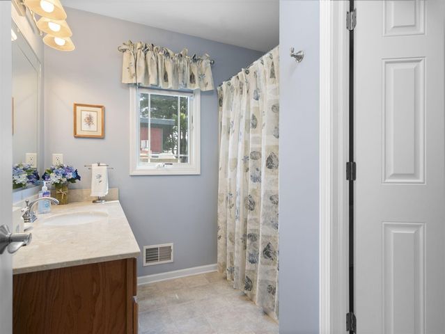 7039 W White Birch Avenue, Lake City, MI 49651