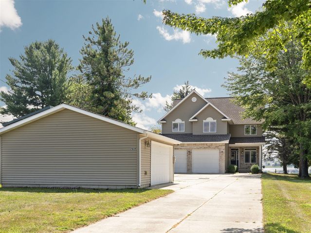 7039 W White Birch Avenue, Lake City, MI 49651