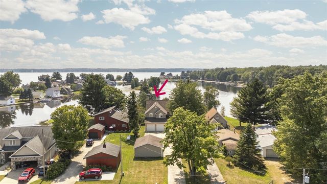 7039 W White Birch Avenue, Lake City, MI 49651