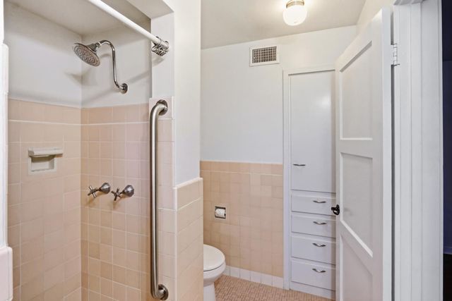 2765 14th St, Sacramento, CA 95818