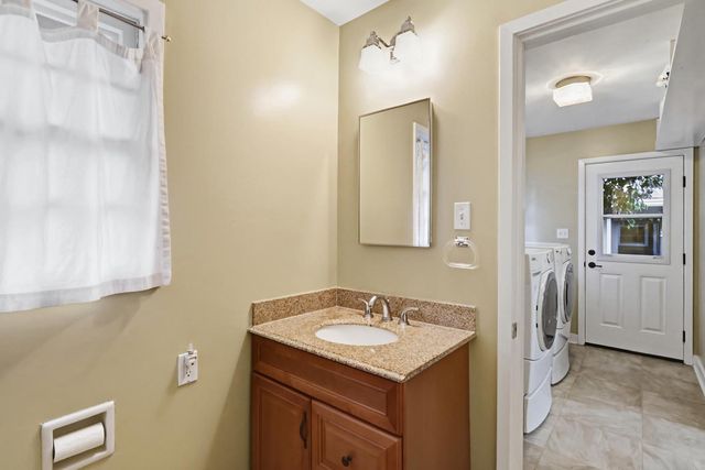 2765 14th St, Sacramento, CA 95818