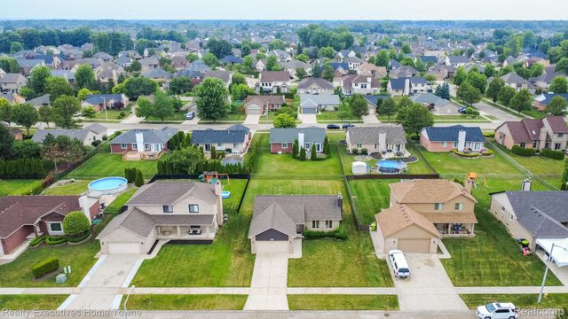 21637 Clifford Drive, Macomb Township, MI 48044