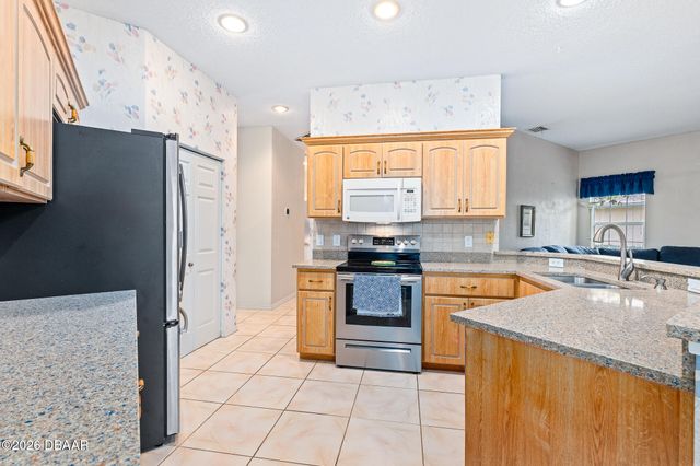 28 Cedar Point Drive, Palm Coast, FL 32164