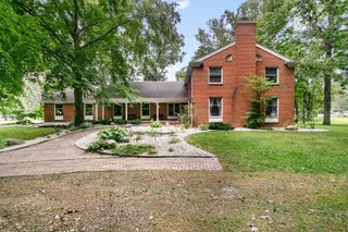 2727 Martin Manor, Goshen, IN 46526