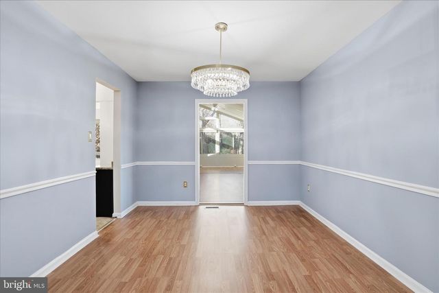 7594 WOODSTOWN DR, Springfield, VA 22153