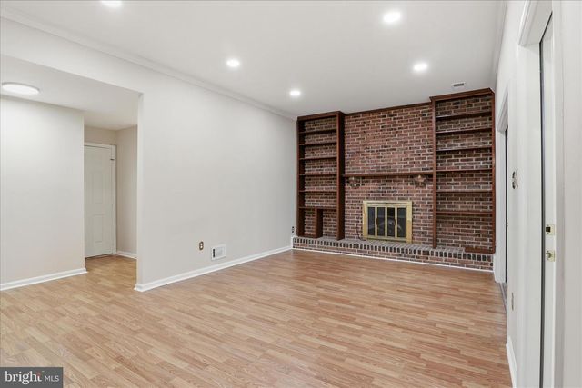 7594 WOODSTOWN DR, Springfield, VA 22153