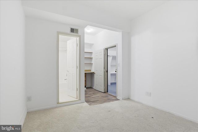 7594 WOODSTOWN DR, Springfield, VA 22153