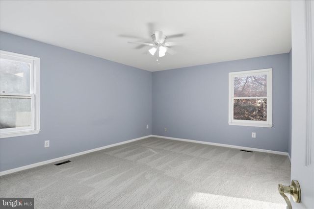 7594 WOODSTOWN DR, Springfield, VA 22153