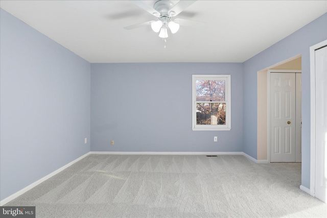 7594 WOODSTOWN DR, Springfield, VA 22153