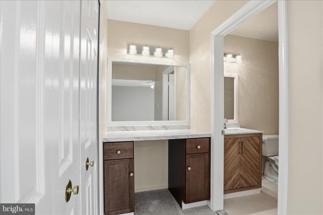 7594 WOODSTOWN DR, Springfield, VA 22153