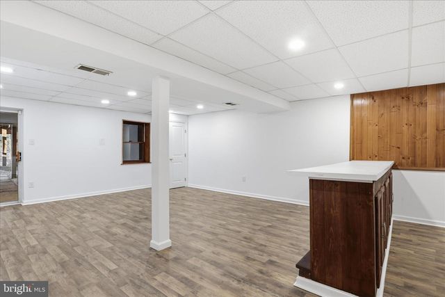 7594 WOODSTOWN DR, Springfield, VA 22153