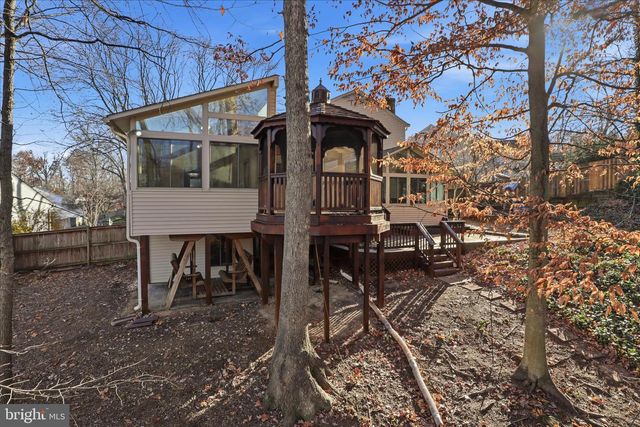 7594 WOODSTOWN DR, Springfield, VA 22153