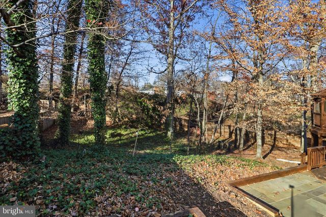 7594 WOODSTOWN DR, Springfield, VA 22153