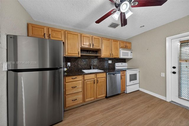 5265 NE 1st Ter 5265, Oakland Park, FL 33334