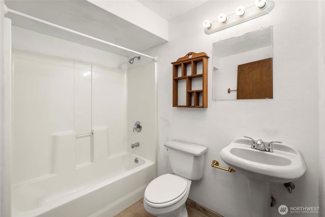 7613 Katie Street NW, Olympia, WA 98502