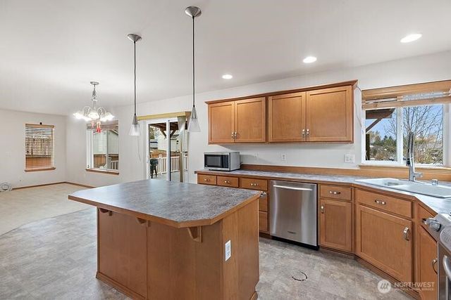 9618 S 237th Street, Kent, WA 98031