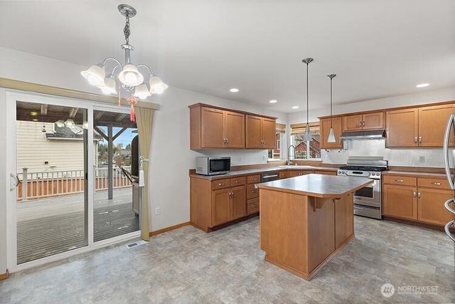 9618 S 237th Street, Kent, WA 98031