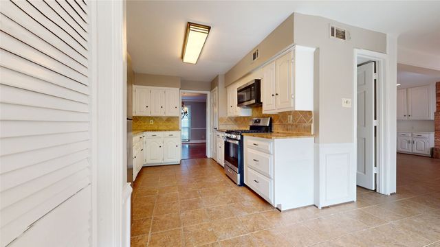 10503 Berry Knoll Drive, Dallas, TX 75230