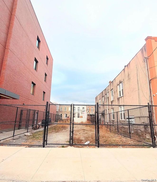 465 A Cleveland Street, Brooklyn, NY 11208 — photo 3