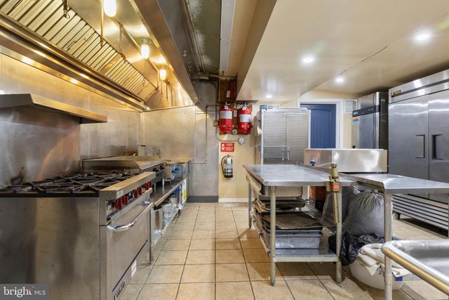 354 E COLLEGE AVE, York, PA 17403