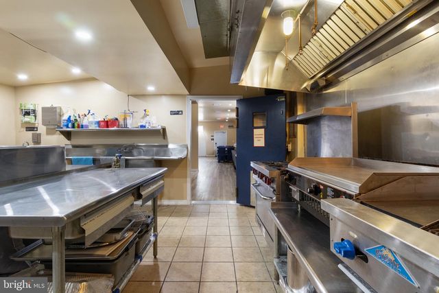 354 E COLLEGE AVE, York, PA 17403