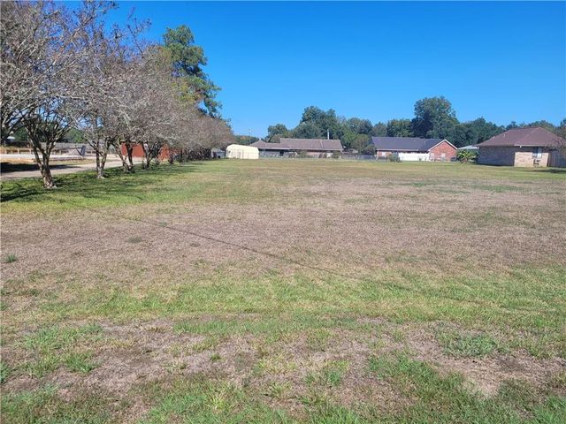HILDA Lane, Marksville, LA 71351