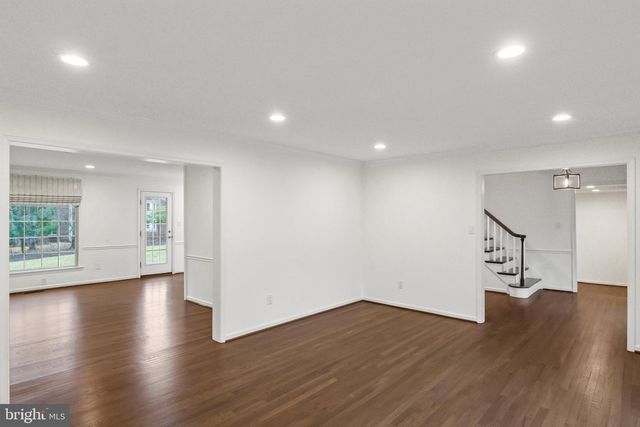 9312 SPRINKLEWOOD LN, Potomac, MD 20854