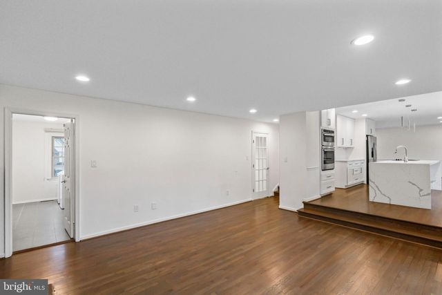 9312 SPRINKLEWOOD LN, Potomac, MD 20854