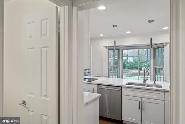 9312 SPRINKLEWOOD LN, Potomac, MD 20854