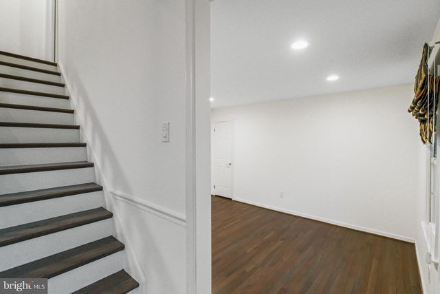 9312 SPRINKLEWOOD LN, Potomac, MD 20854