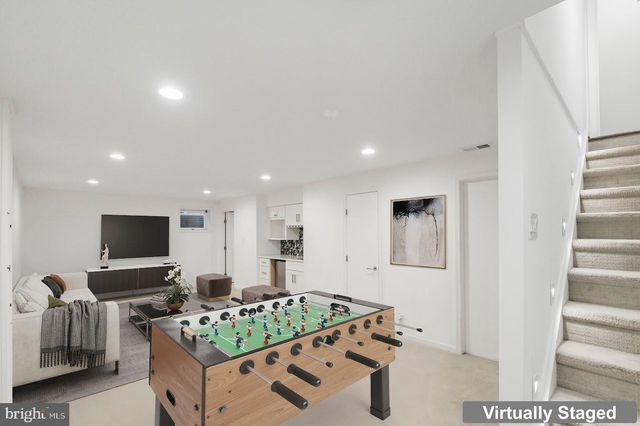 9312 SPRINKLEWOOD LN, Potomac, MD 20854