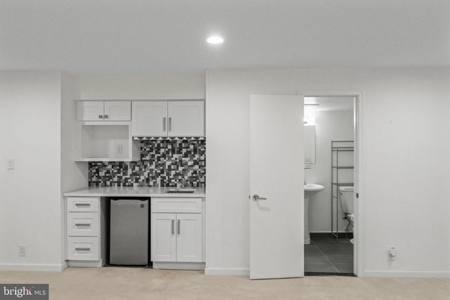 9312 SPRINKLEWOOD LN, Potomac, MD 20854