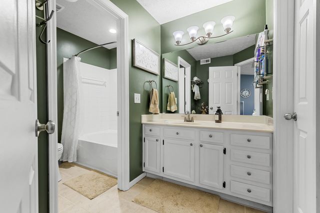 316 Deepwoods Drive, Highland Heights, KY 41076