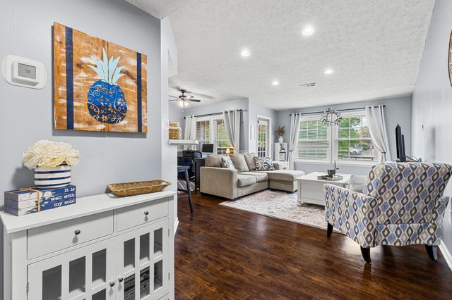 316 Deepwoods Drive, Highland Heights, KY 41076