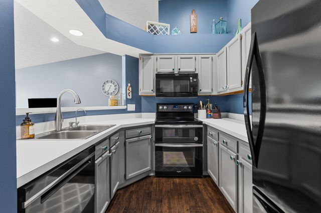 316 Deepwoods Drive, Highland Heights, KY 41076