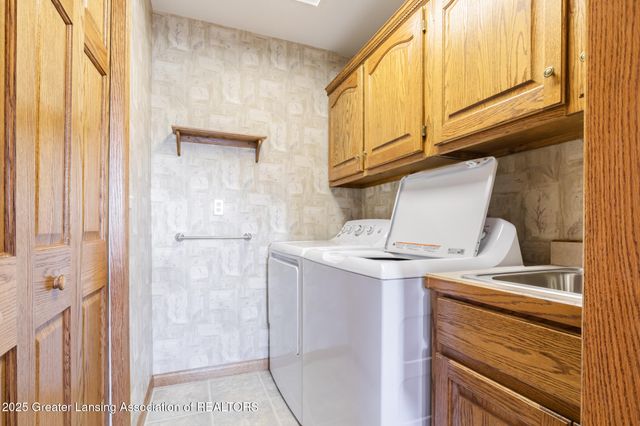 3575 S Hollister Road, Ovid, MI 48866