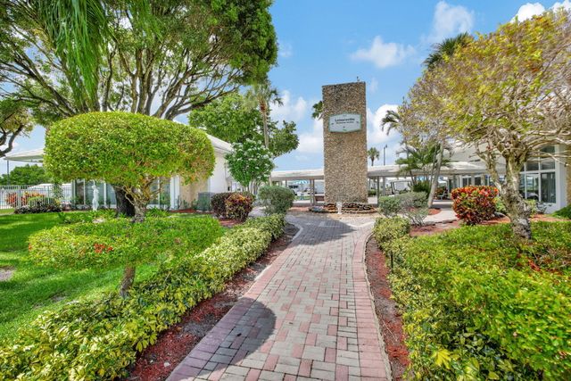 3121 E Golf Boulevard, Pompano Beach, FL 33064