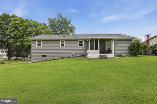 560 WILE CIRCLE, Fayetteville, PA 17222