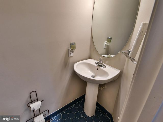 5807 IVY LEAGUE, Catonsville, MD 21228