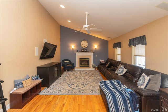 67 Seaman Road, Stormville, NY 12582