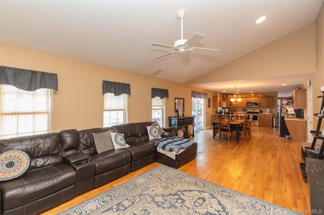 67 Seaman Road, Stormville, NY 12582