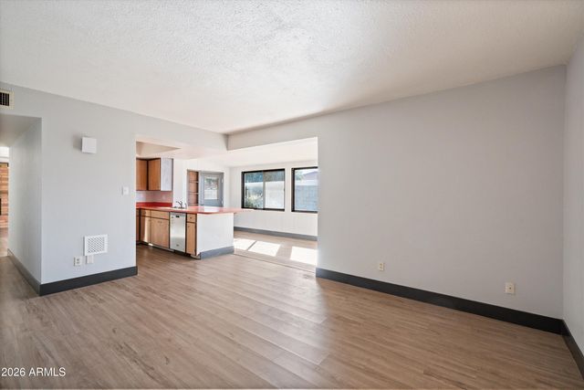 3817 W HARMONT Drive, Phoenix, AZ 85051