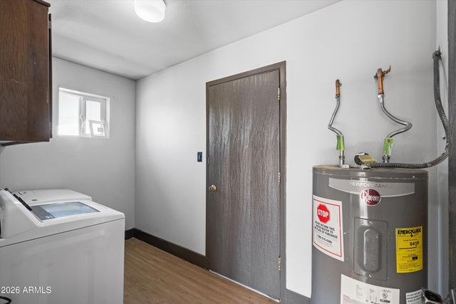 3817 W HARMONT Drive, Phoenix, AZ 85051