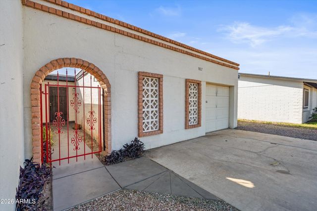 3817 W HARMONT Drive, Phoenix, AZ 85051