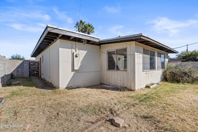 3817 W HARMONT Drive, Phoenix, AZ 85051