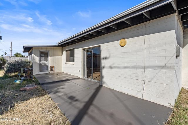 3817 W HARMONT Drive, Phoenix, AZ 85051