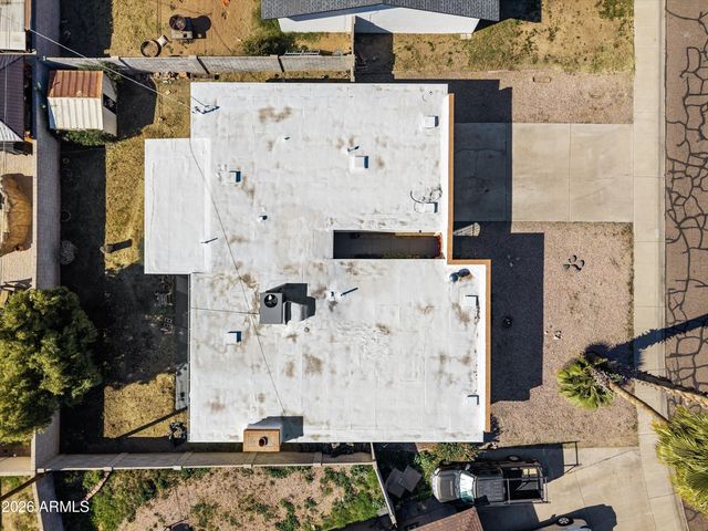 3817 W HARMONT Drive, Phoenix, AZ 85051