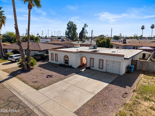 3817 W HARMONT Drive, Phoenix, AZ 85051