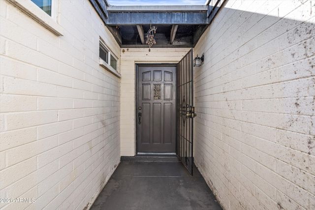 3817 W HARMONT Drive, Phoenix, AZ 85051